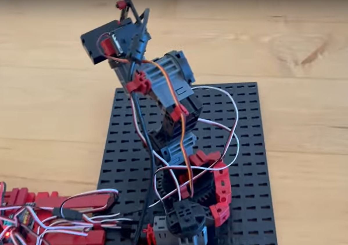servo robot