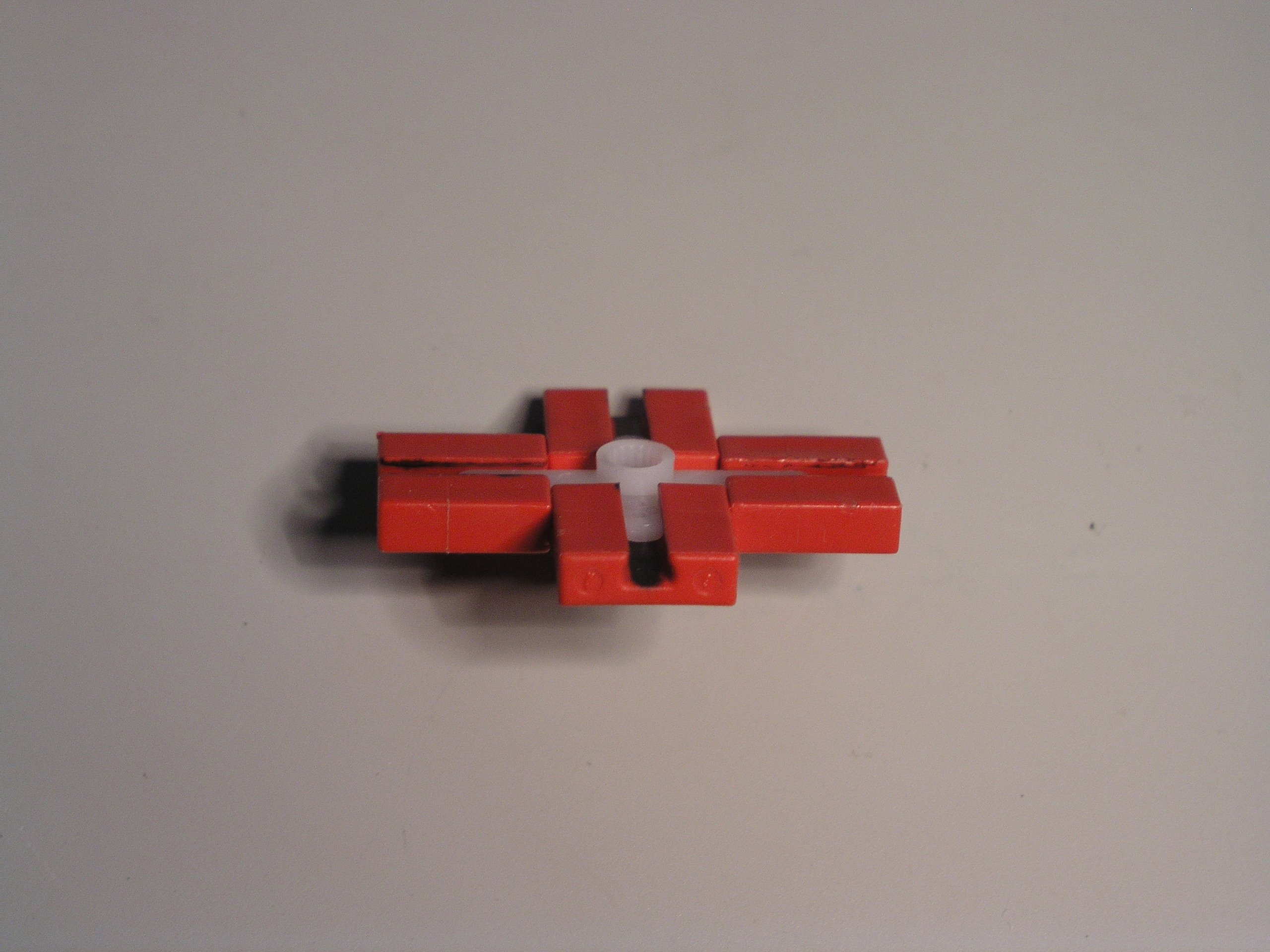 11. Vier Bausteine 5 und Kreuzadapter zusammengeschoben lange Seite.JPG