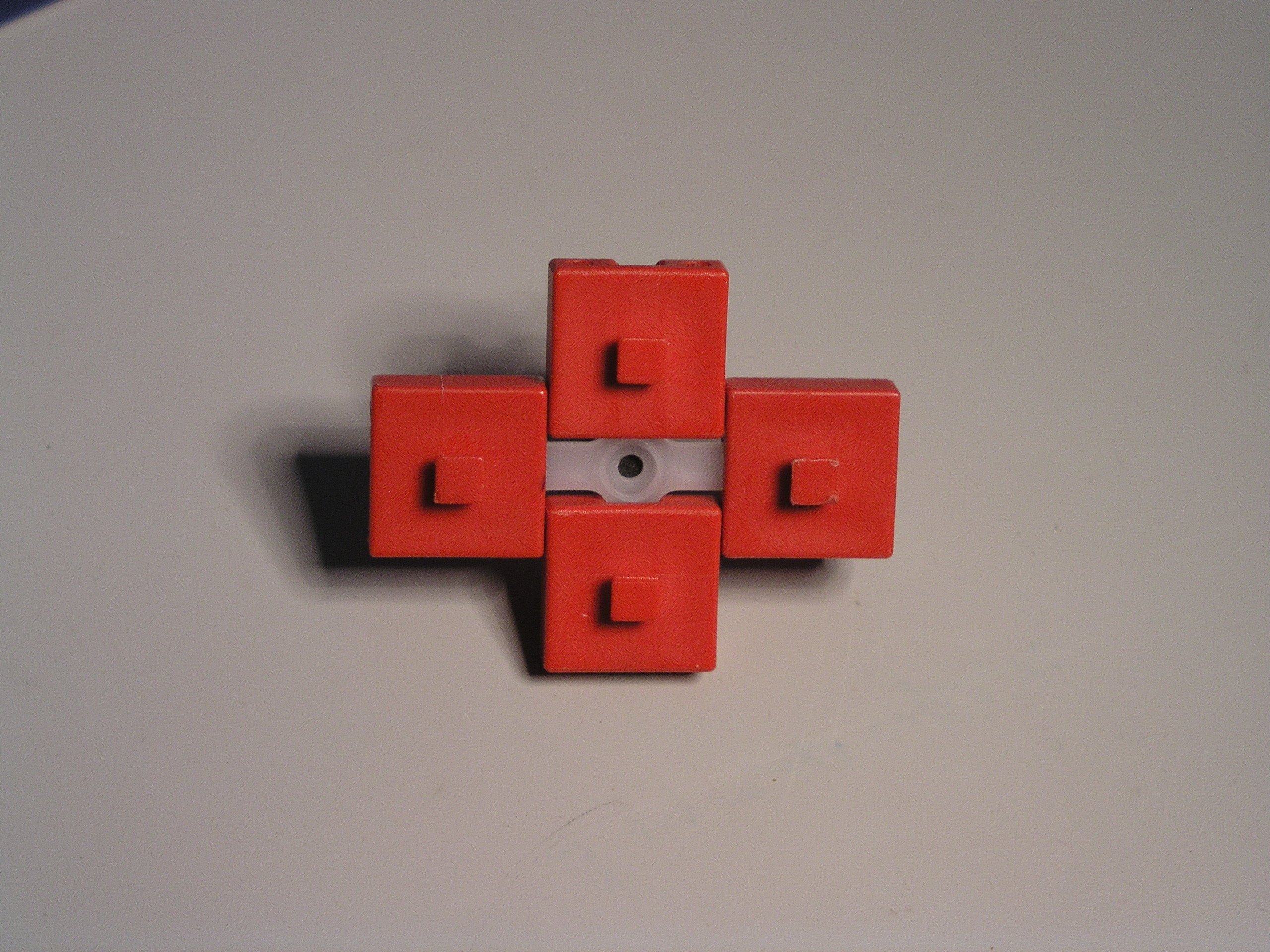 9. Vier Bausteine 5 und Kreuzadapter zusammengeschoben von oben.JPG