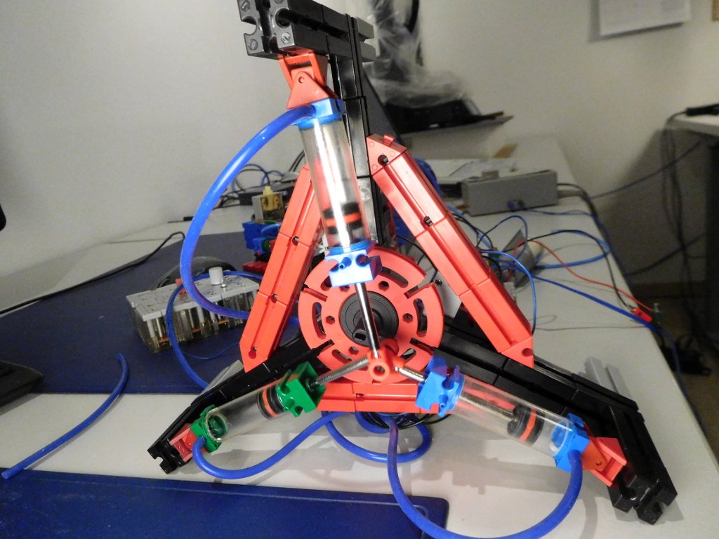 Pneumatischer 3-Zylindermotor von fishfriend