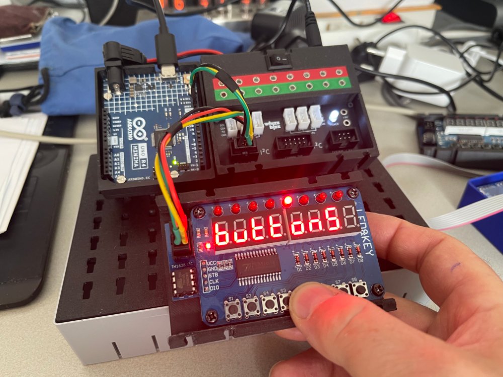led-and-key-via-i2c.jpg